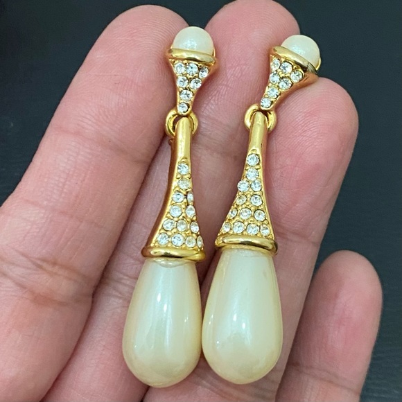 Vintage Unsigned Faux Pearl Teardrop Rhinestones Earrings 12.1g - Picture 4 of 11